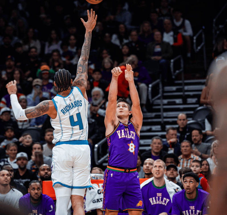 黄蜂主场大胜魔术，普拉姆利+带领全队赢球