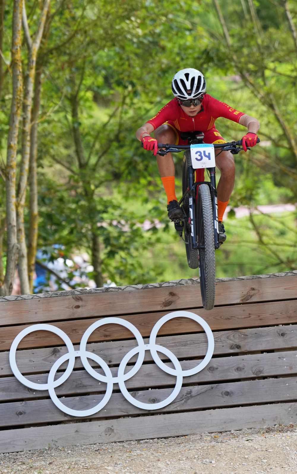 包含自行车比赛：挪威选手斩获冠军的词条