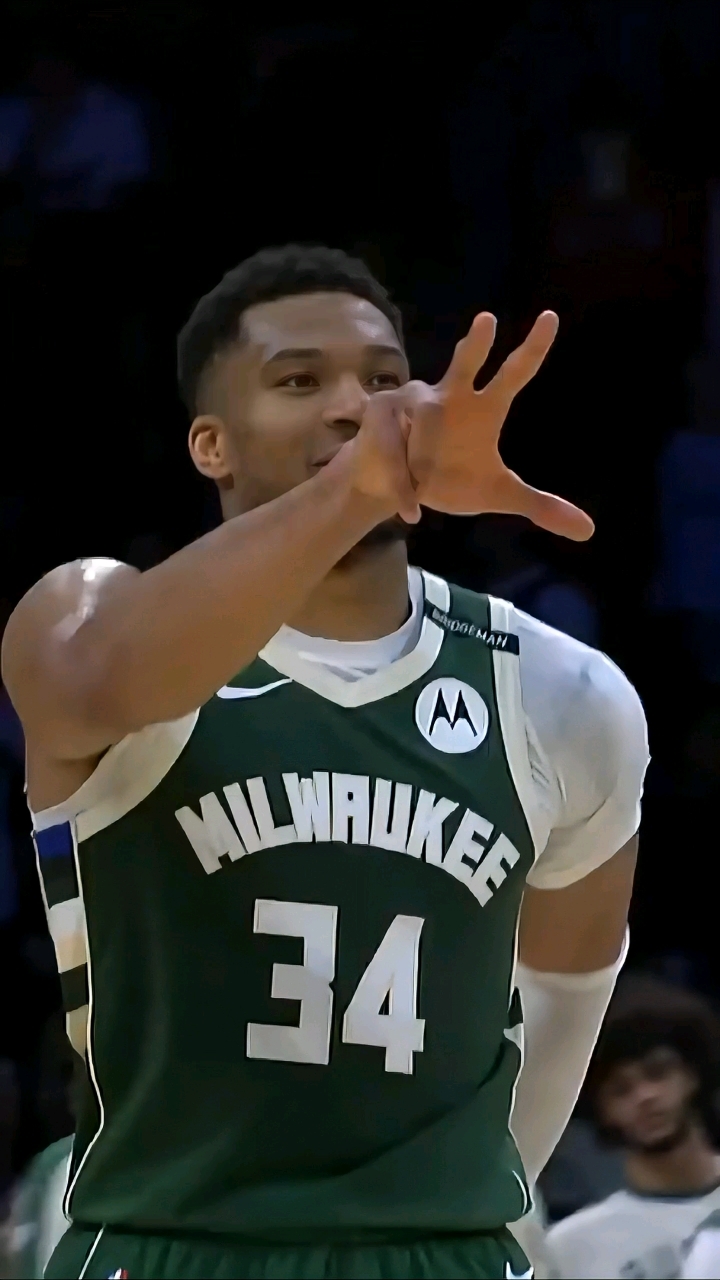  字母哥在DWG比赛中突破纪录，战术调整引发热议！